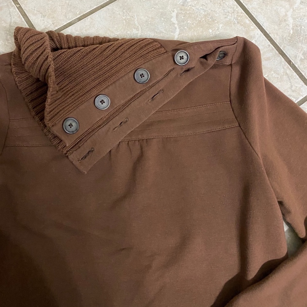 Old Navy Sweater‎ - Picture 2 of 5